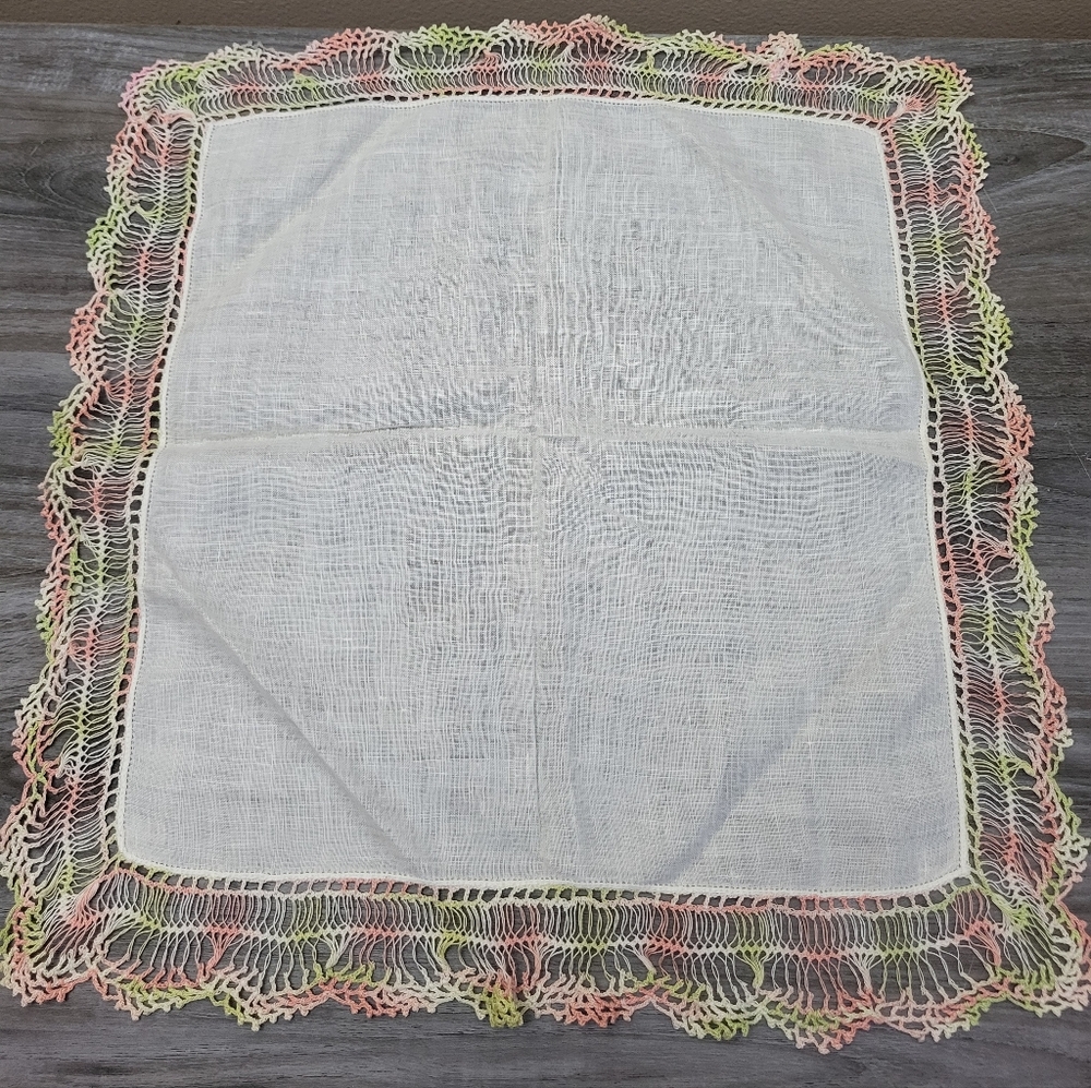 Vintage Cotton Handkerchieves Set Of 4 Crochet Lace Trim MCM - Picture 7 of 8